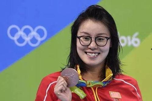 娱乐圈里的人都吃瓜,瓜田李下，揭秘明星们的幕后故事